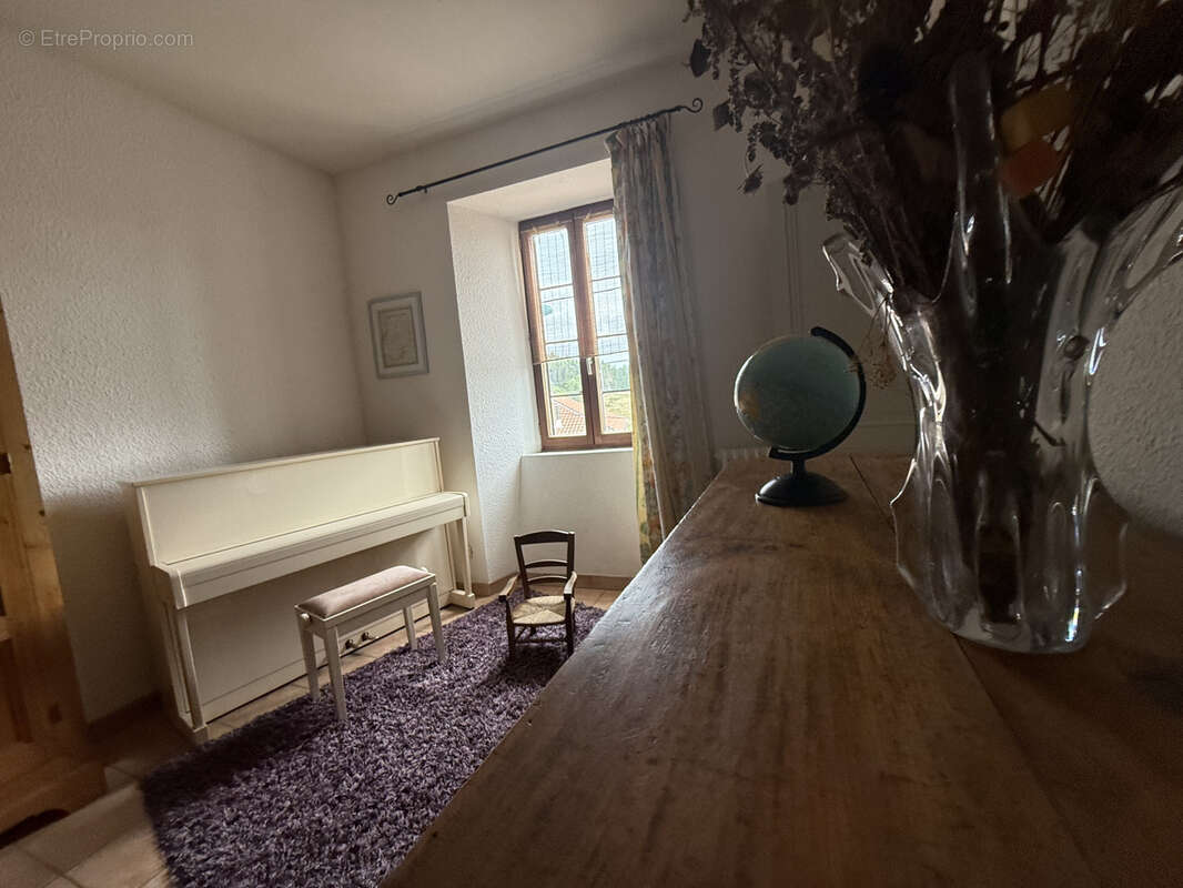 Maison à LACHAPELLE-GRAILLOUSE