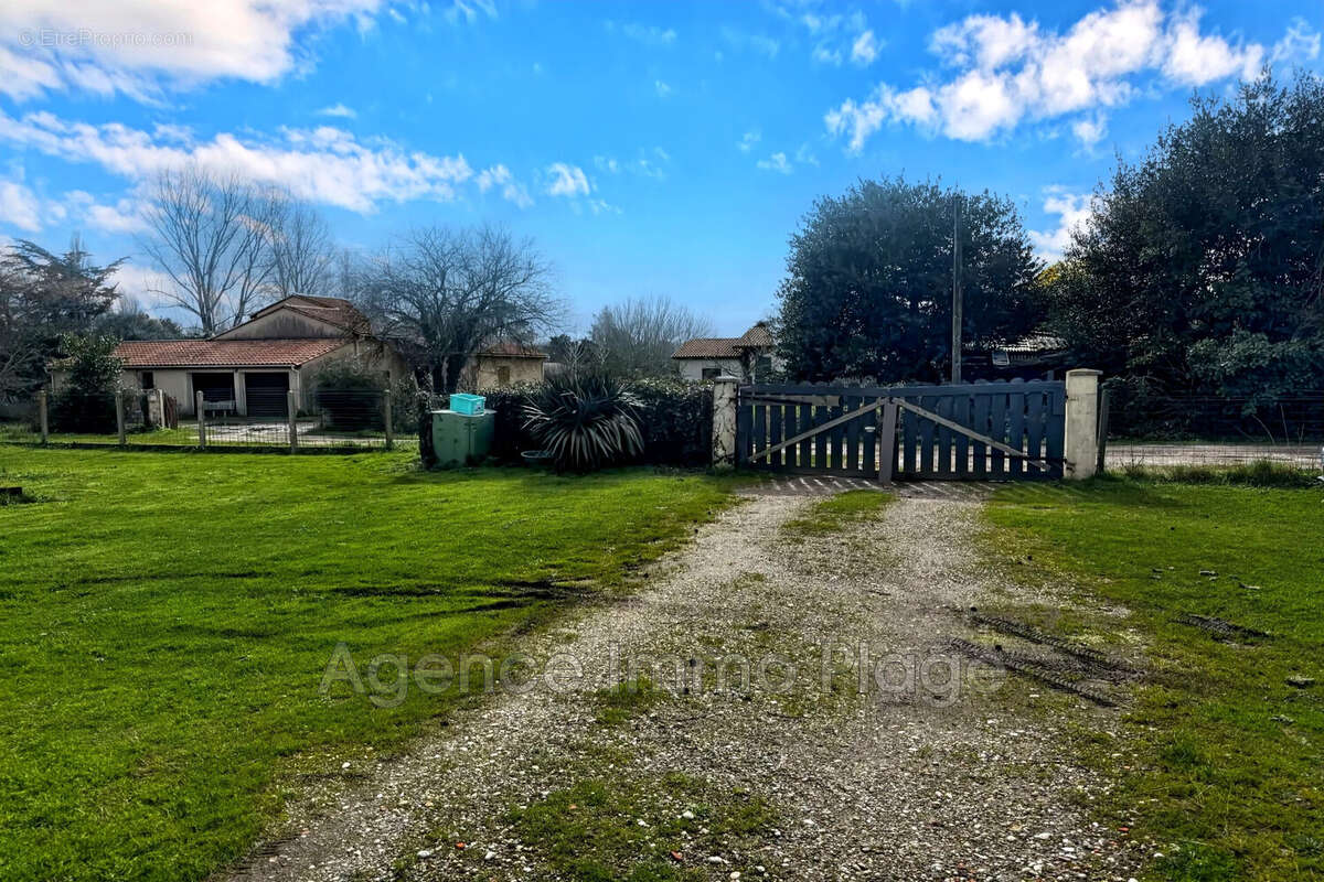 Commerce à SAINT-VIVIEN-DE-MEDOC