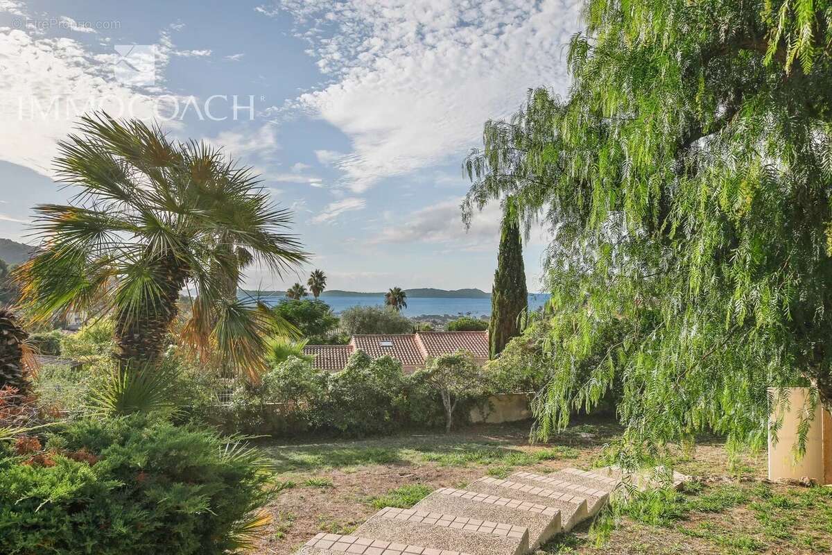 Maison à CARQUEIRANNE