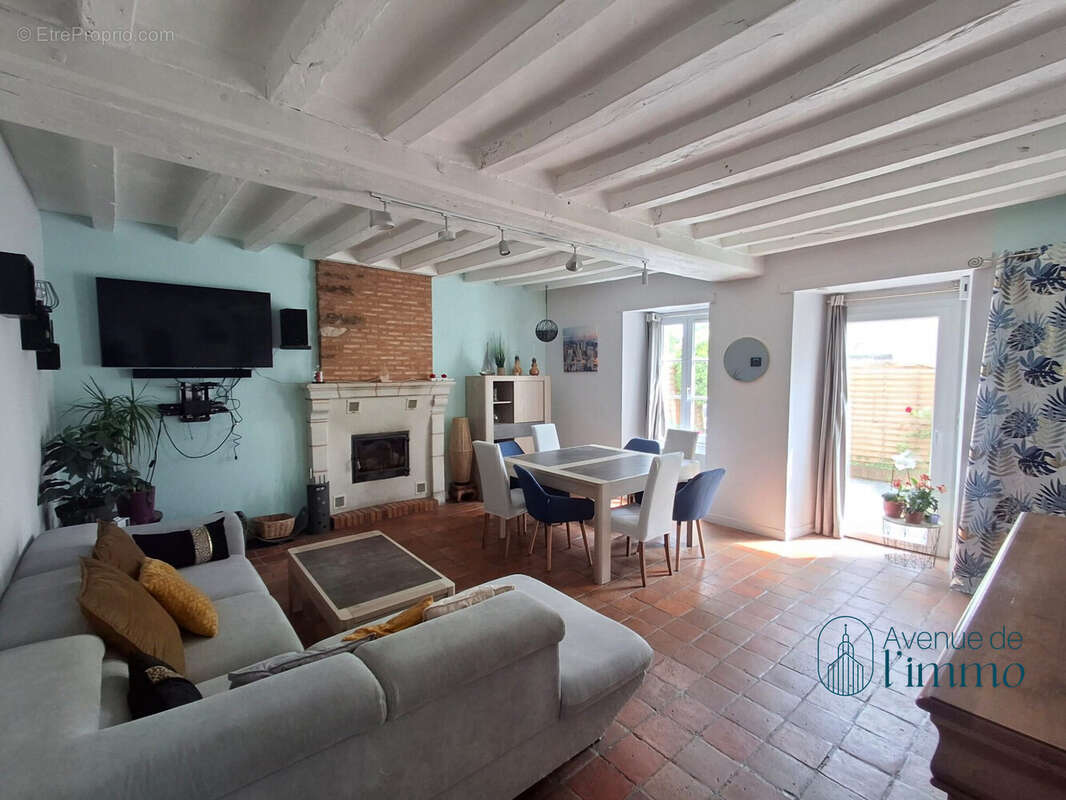 Maison à GREZ-NEUVILLE