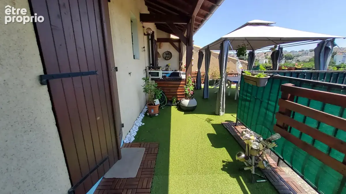 A VENDRE - Maison de ville 115m2 - 5 pièces - 4 chambres - 620m2 de terrain - Poitiers Ouest - photo 2