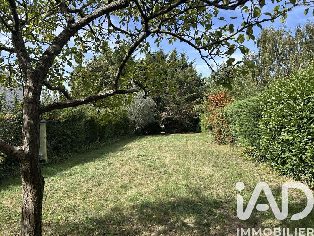 Photo 2 - Terrain à SAINTRY-SUR-SEINE