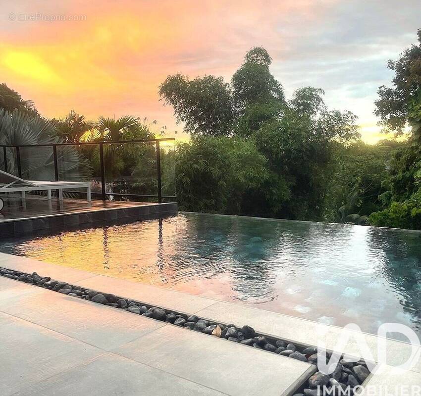 Photo 1 - Maison à PETIT-BOURG