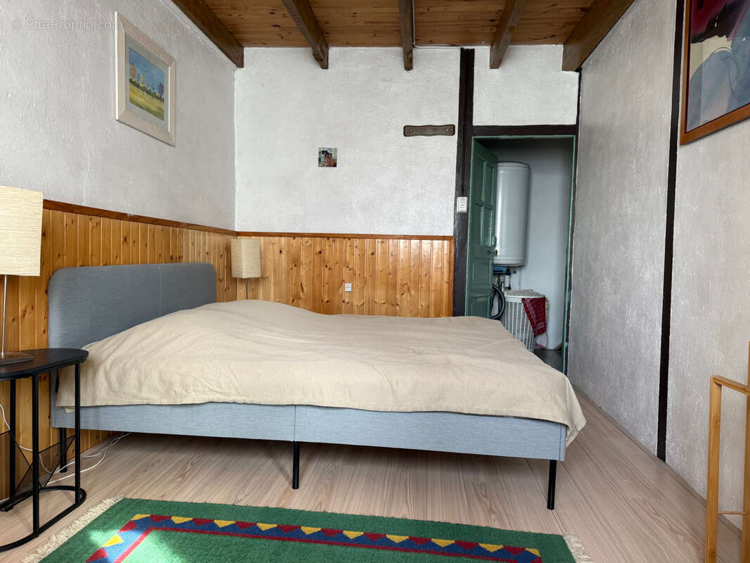 Maison à NEUF-EGLISE