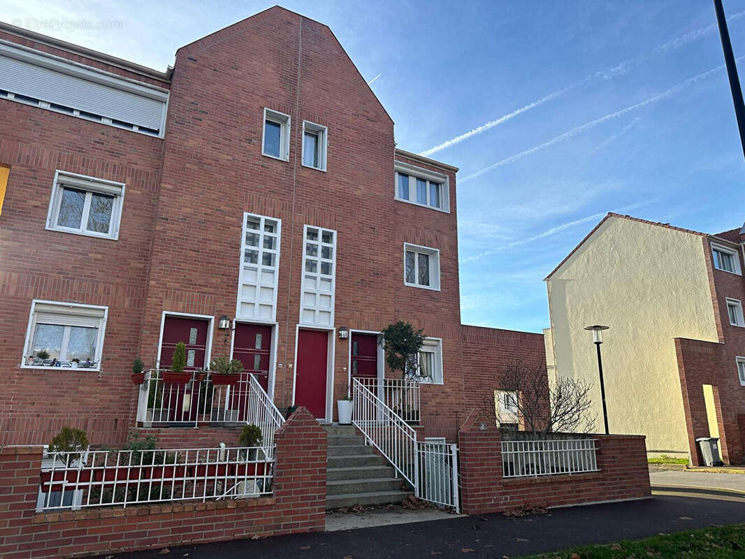 Appartement à MONTIGNY-LE-BRETONNEUX