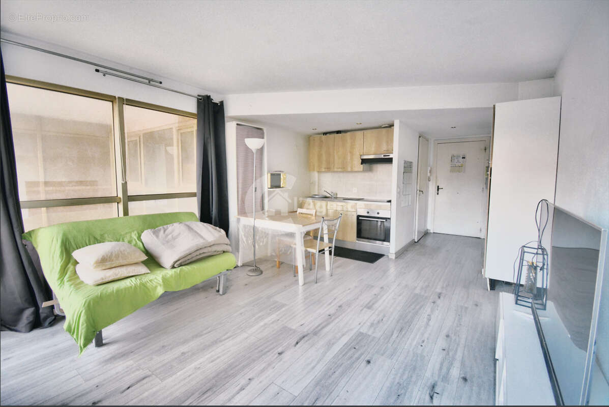 Appartement à VALLAURIS