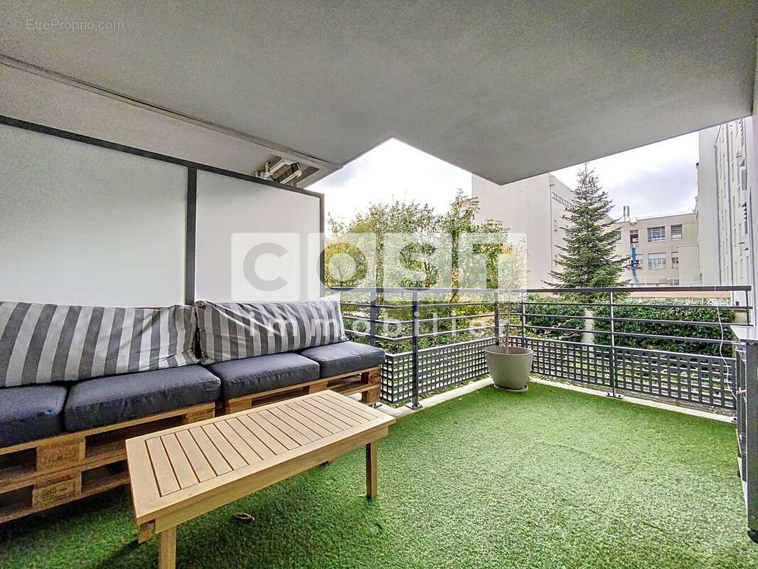 Appartement à COURBEVOIE