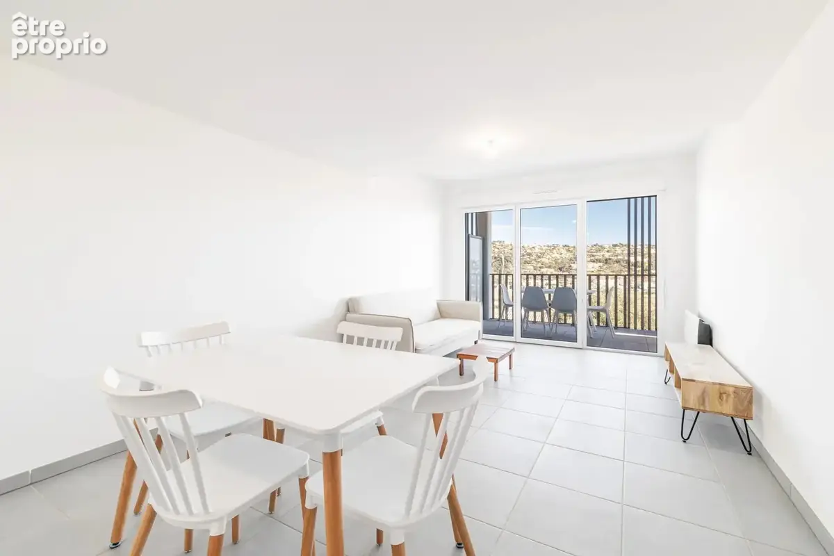Vente Appartement - Saint Laurent du Var - Pugets - Trois Pièces Neuf Terrasse Parkings Vue Panoramique - photo 2