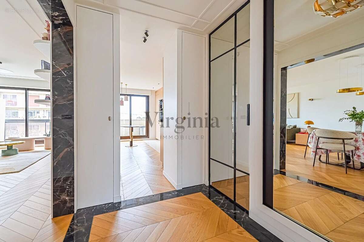 Appartement à CHARENTON-LE-PONT