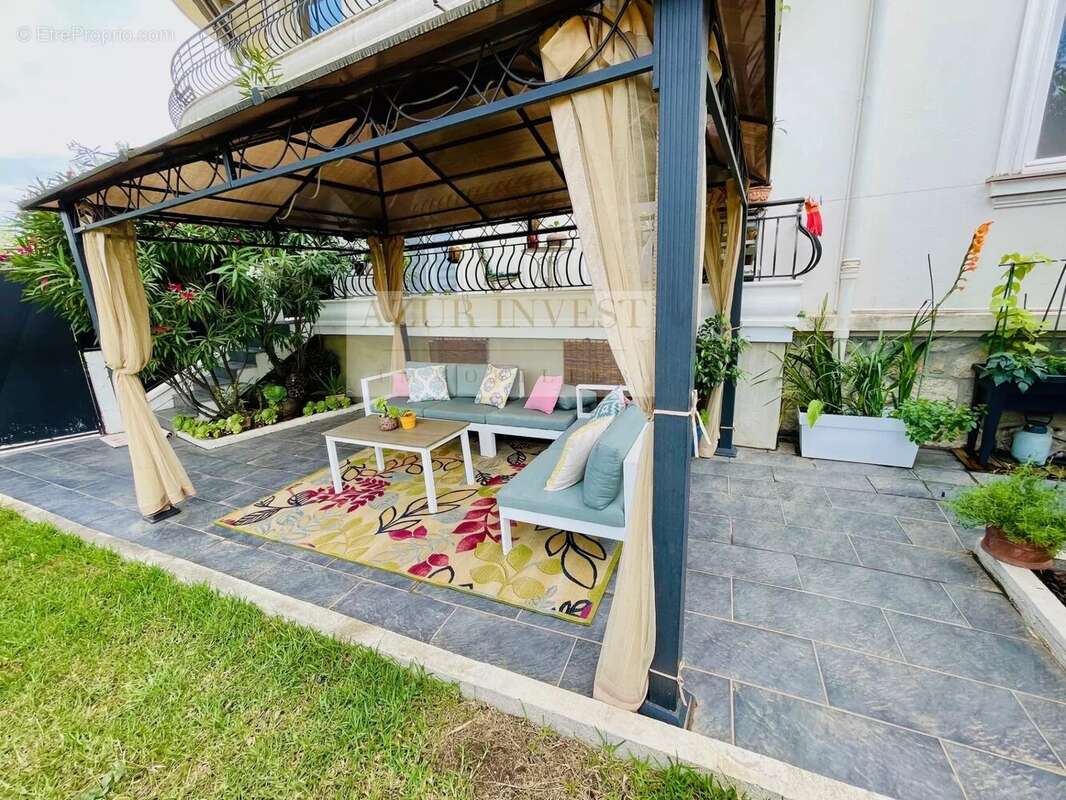 Appartement à ROQUEBRUNE-CAP-MARTIN