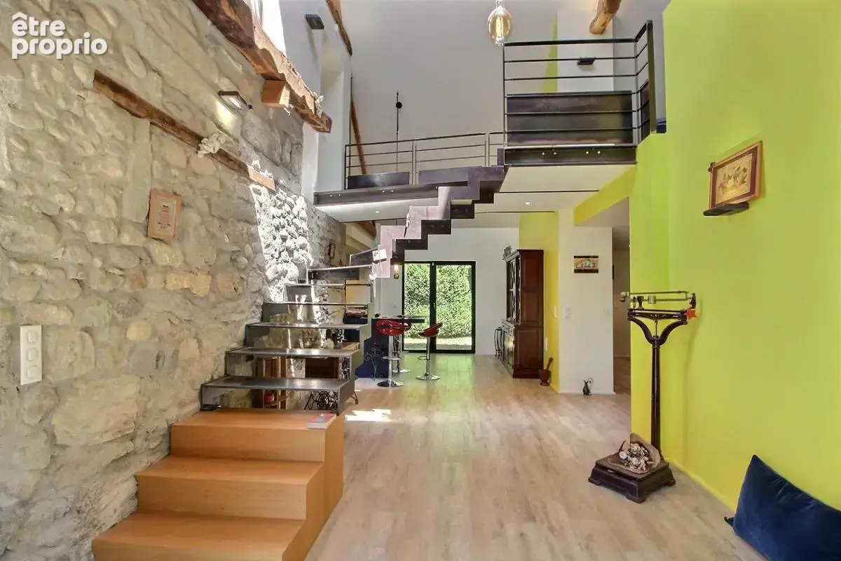 Maison indépendante de 218.63 m², terrain de 1928 m² - photo 8