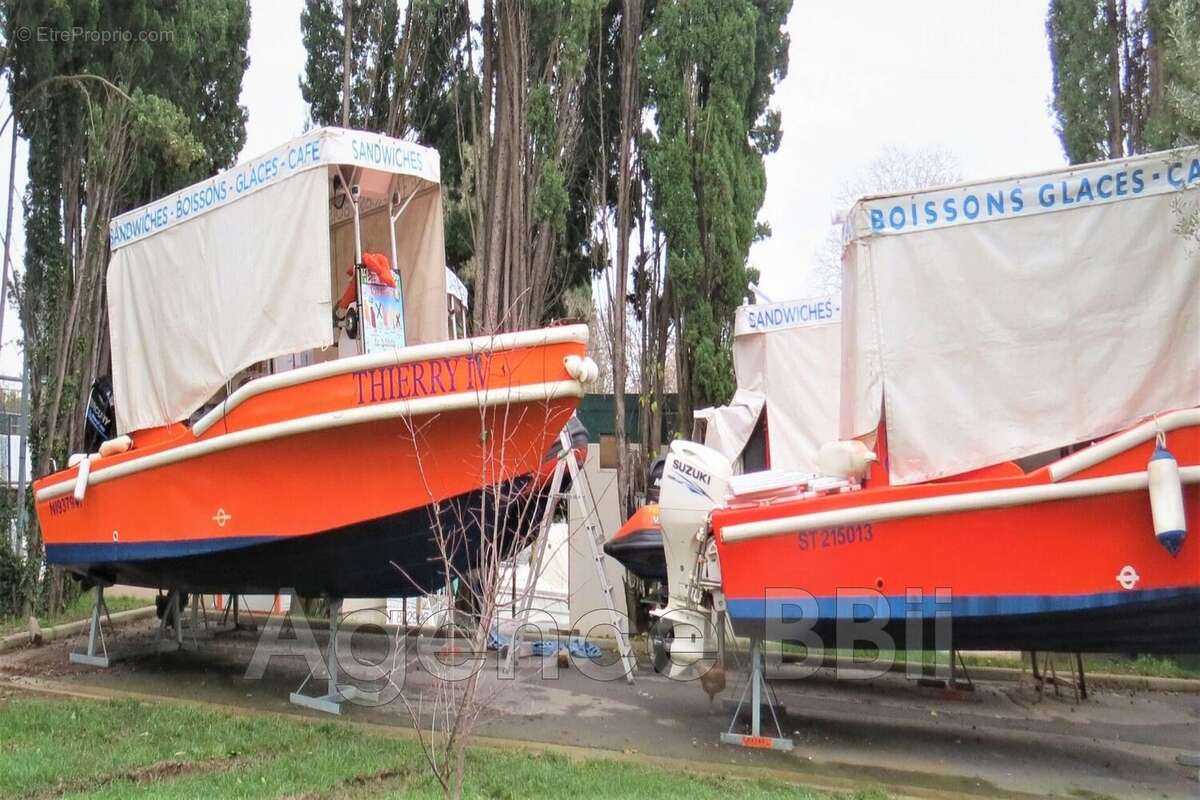 Commerce à MANDELIEU-LA-NAPOULE