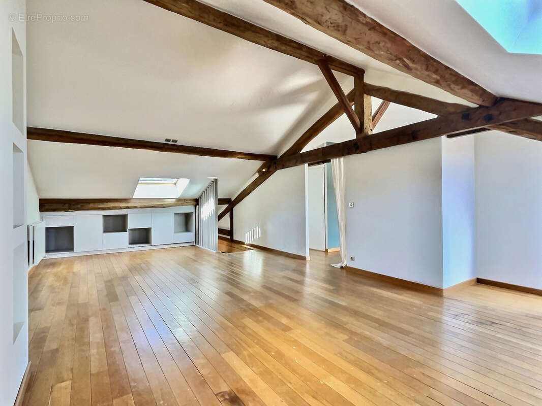 Maison de charme de plus de 300 m2 -  5 chambres, piscine et commodités - photo 21