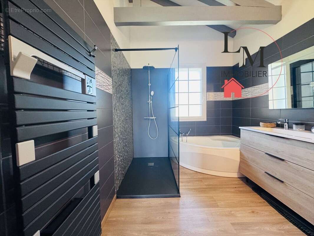 Maison à LUXE-SUMBERRAUTE