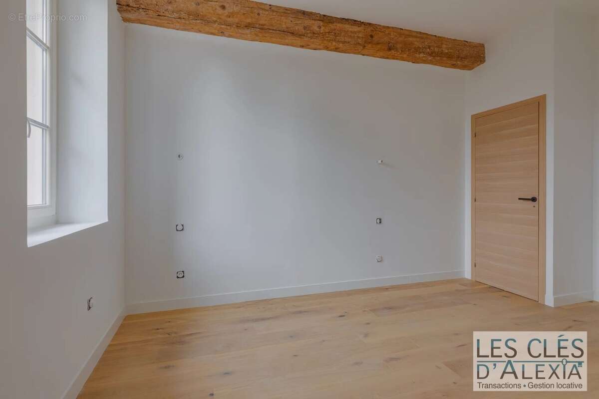 Appartement à SAINT-GENIS-LAVAL