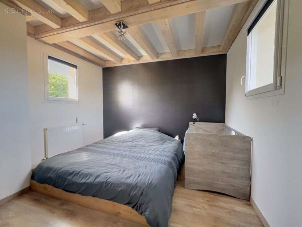 01160   Sur les hauteurs de Pont-d'Ain : Maison familiale rénovée avec dépendance de 300 m2 et garage de 70m2 - photo 12
