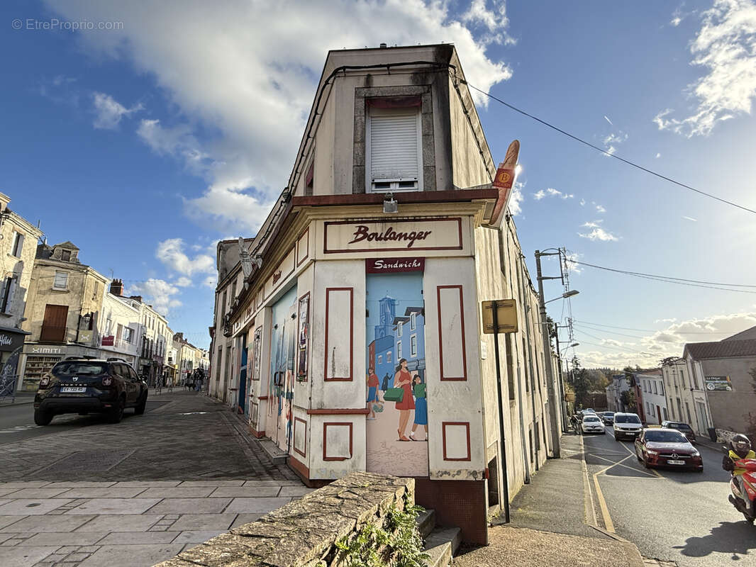 Commerce à MONTAIGU