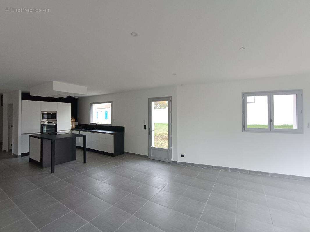 Maison à MESCHERS-SUR-GIRONDE