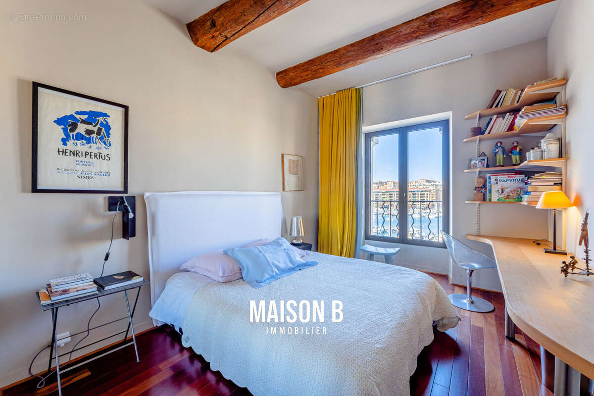 Appartement à MARSEILLE-1E