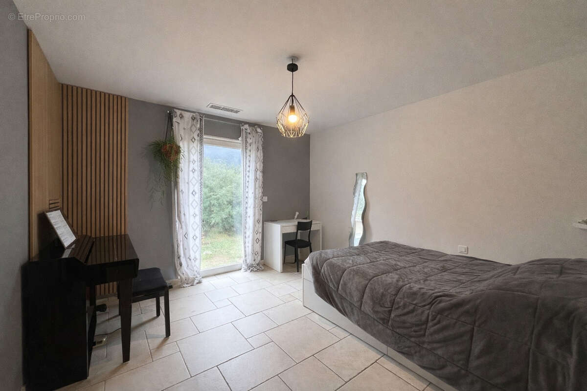 Maison à SOLLIES-TOUCAS