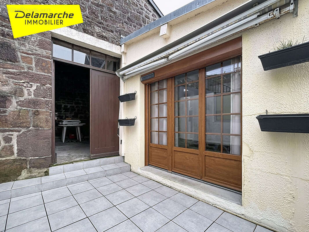 A VENDRE : Maison à proximité du centre bourg de Gavray - photo 11
