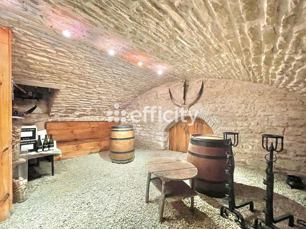 Maison 400 m² à Varennes-Vauzelles  - photo 30