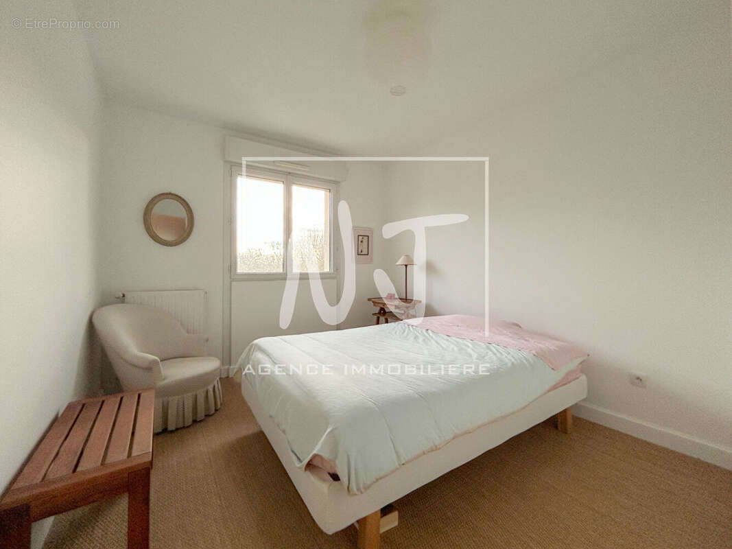 Appartement à LES PONTS-DE-CE