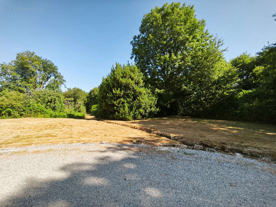 MORBIHAN, Le Croisty, manoir d'origine du XVIe siècle, partiellement rénové, sur un terrain de plus de 3 acres - photo 15