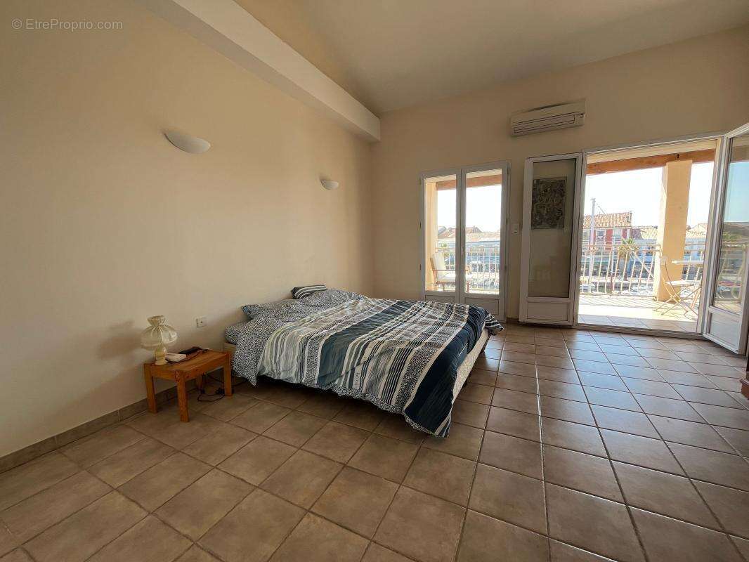 Meze, Appartement avec exceptionnel et rarissime emplacement sur le port - photo 25