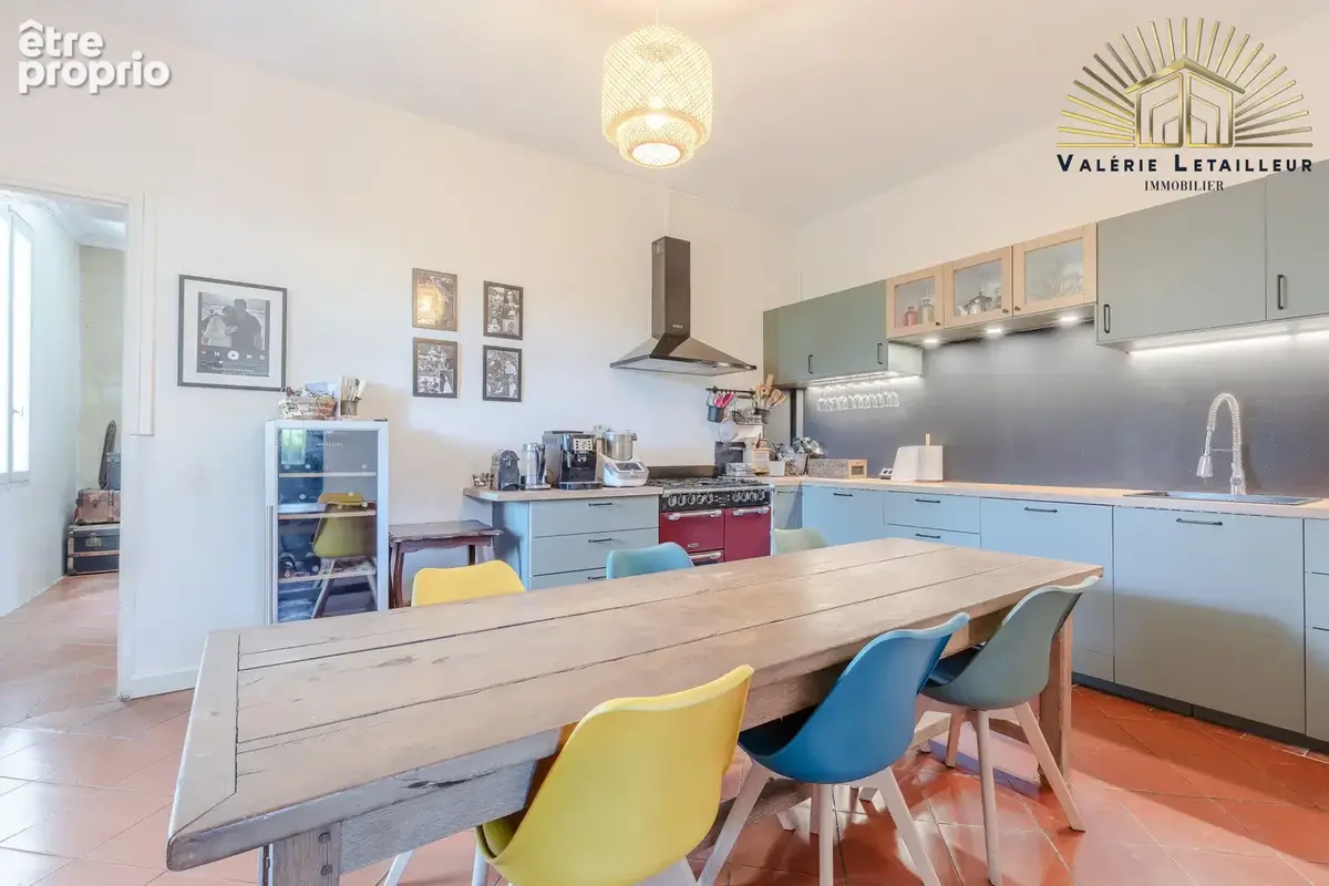 Bruges limite Le Bouscat   Une élégante maison en pierre de 302 m2 au charme préservé - photo 7