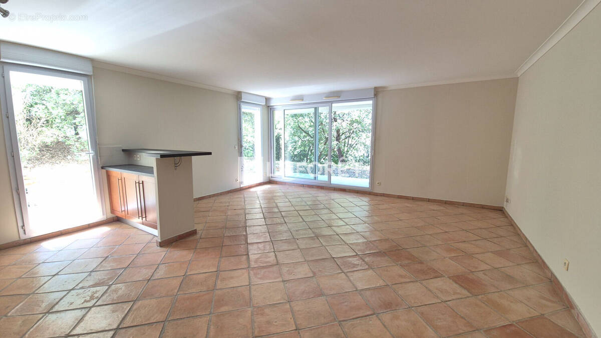 Appartement à VALBONNE