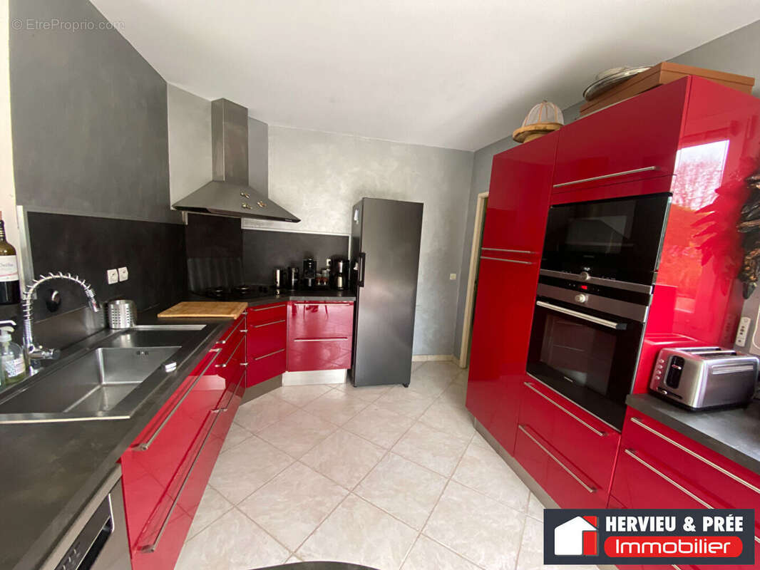Maison familiale à vendre à Colomby Anguerny, proche de Caen et de la mer, avec 1 422 m² de terrain et 5 chambres - photo 3