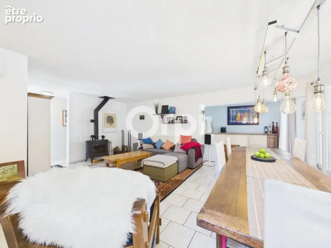 Propriete au calme absolu & sans vis-a-vis - villa sur 2 niveaux avec dependance et annexes - grand garage + bel espace de stati - photo 6