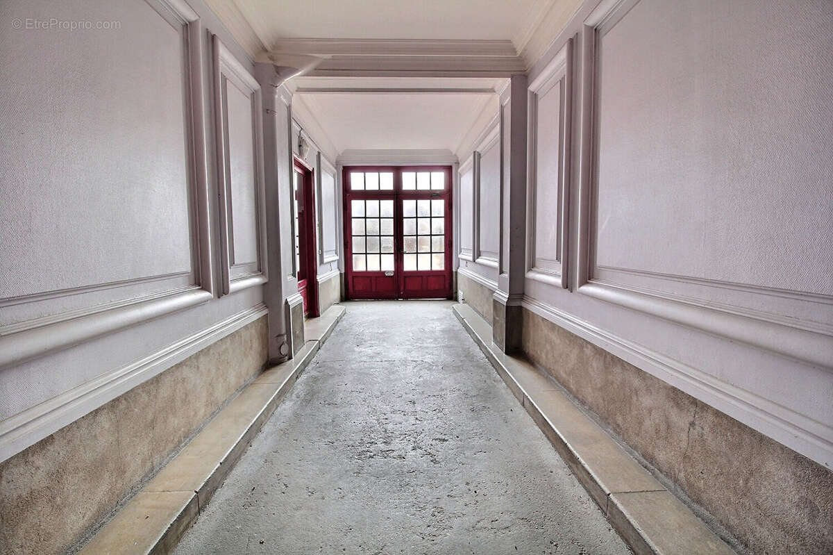 Appartement à LA GARENNE-COLOMBES