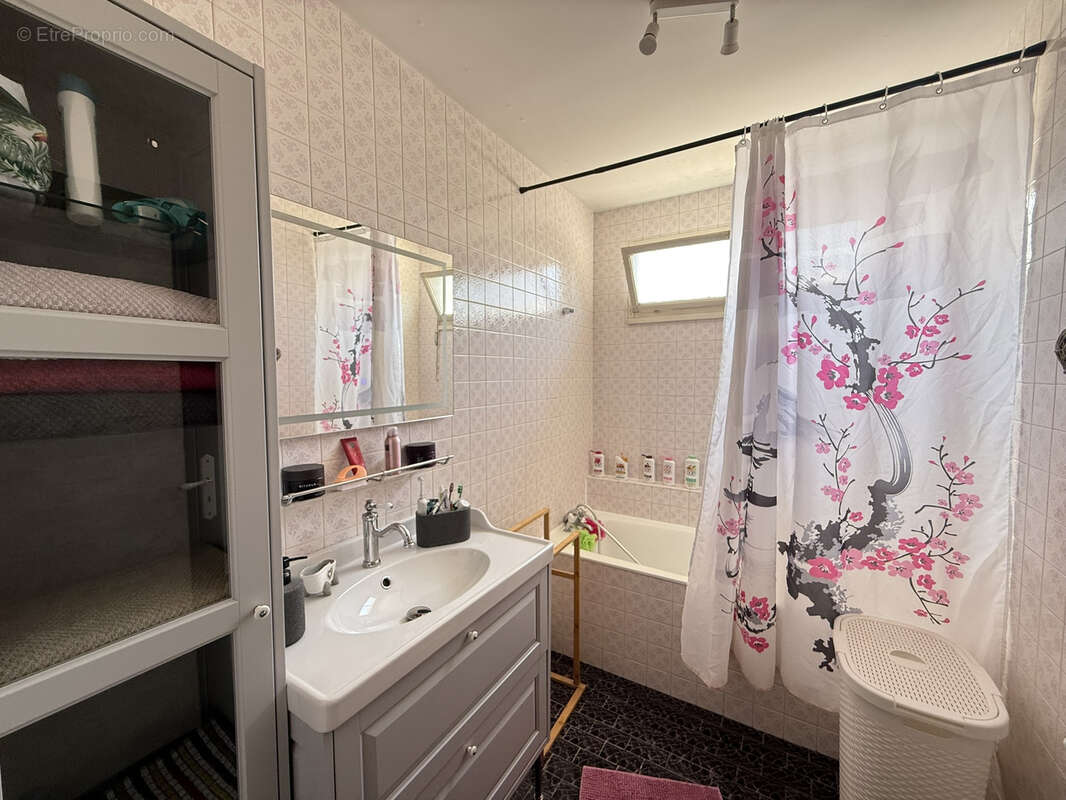 Maison de plain-pied - tours nord - 3 chambres et annexe - photo 9