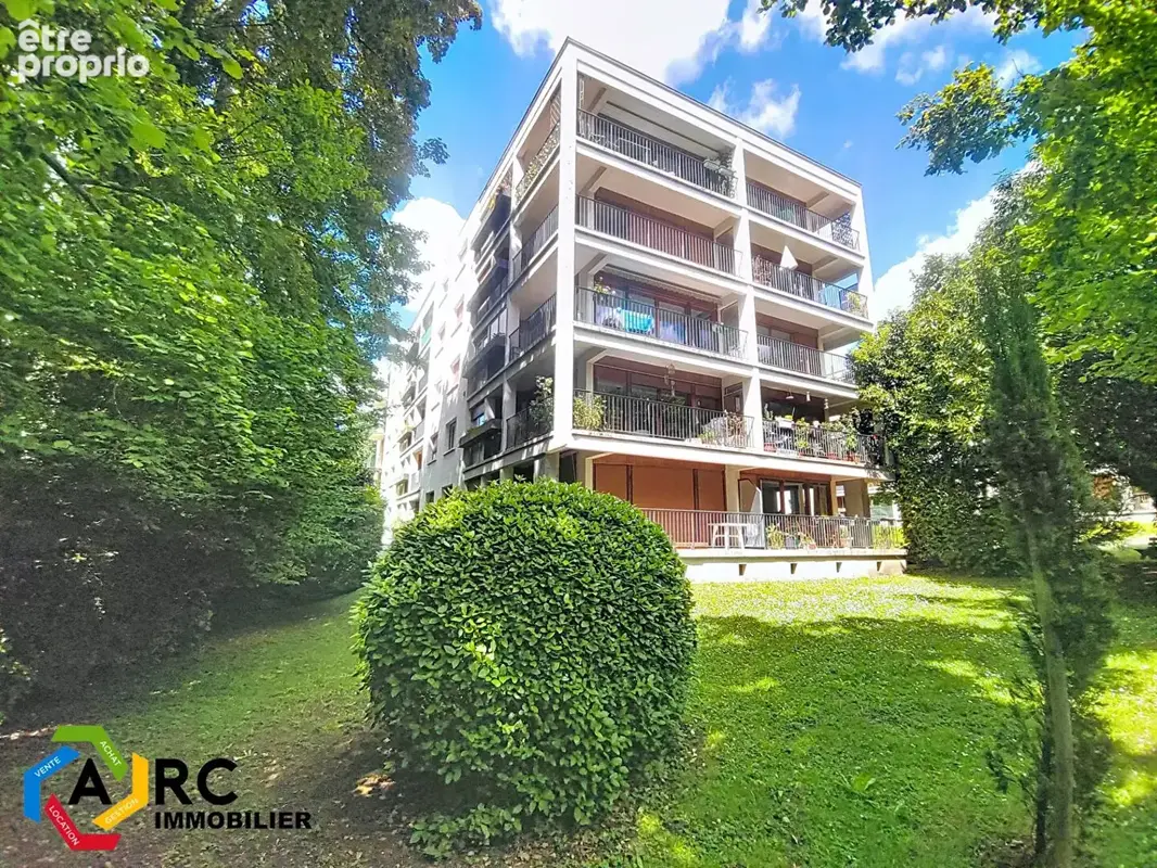 Orléans  ? Appartement de standing 104 m² avec balcons, cave et stationnement - photo 2