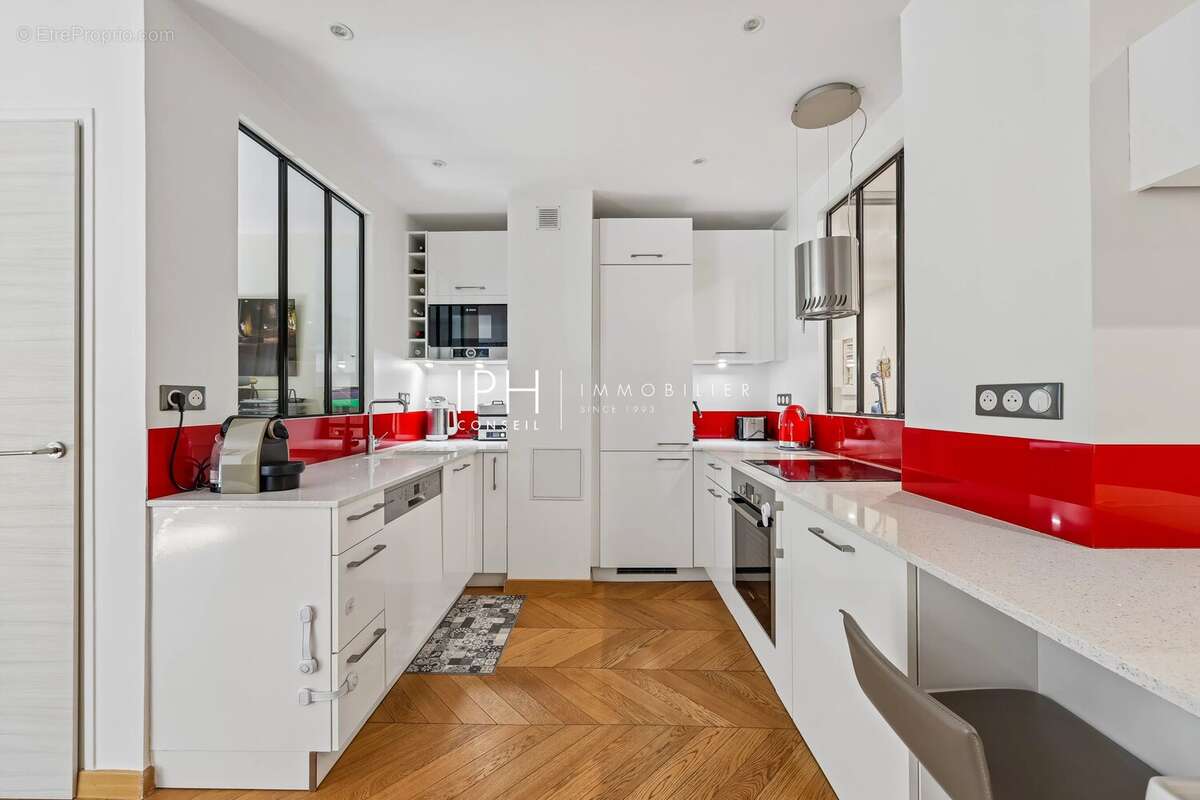 Appartement à NEUILLY-SUR-SEINE