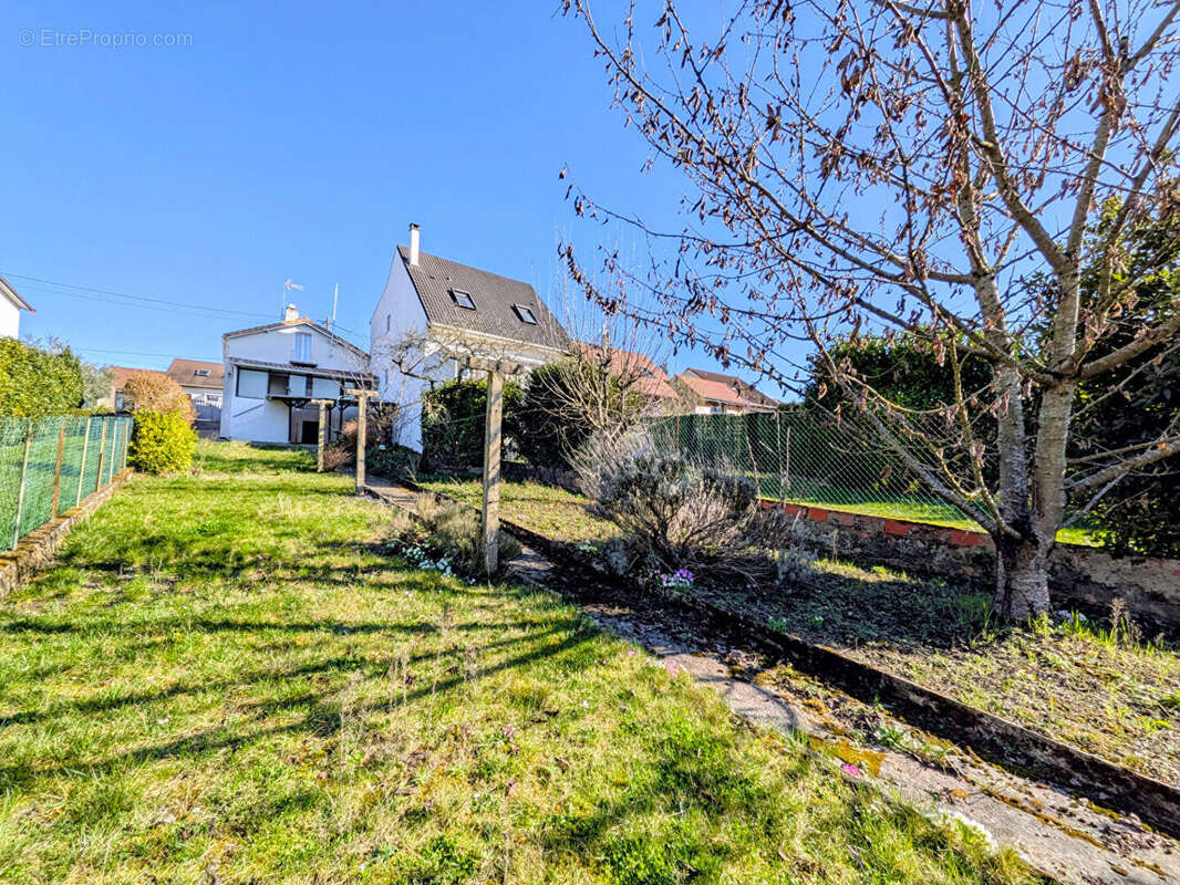 Maison à LA FRETTE-SUR-SEINE