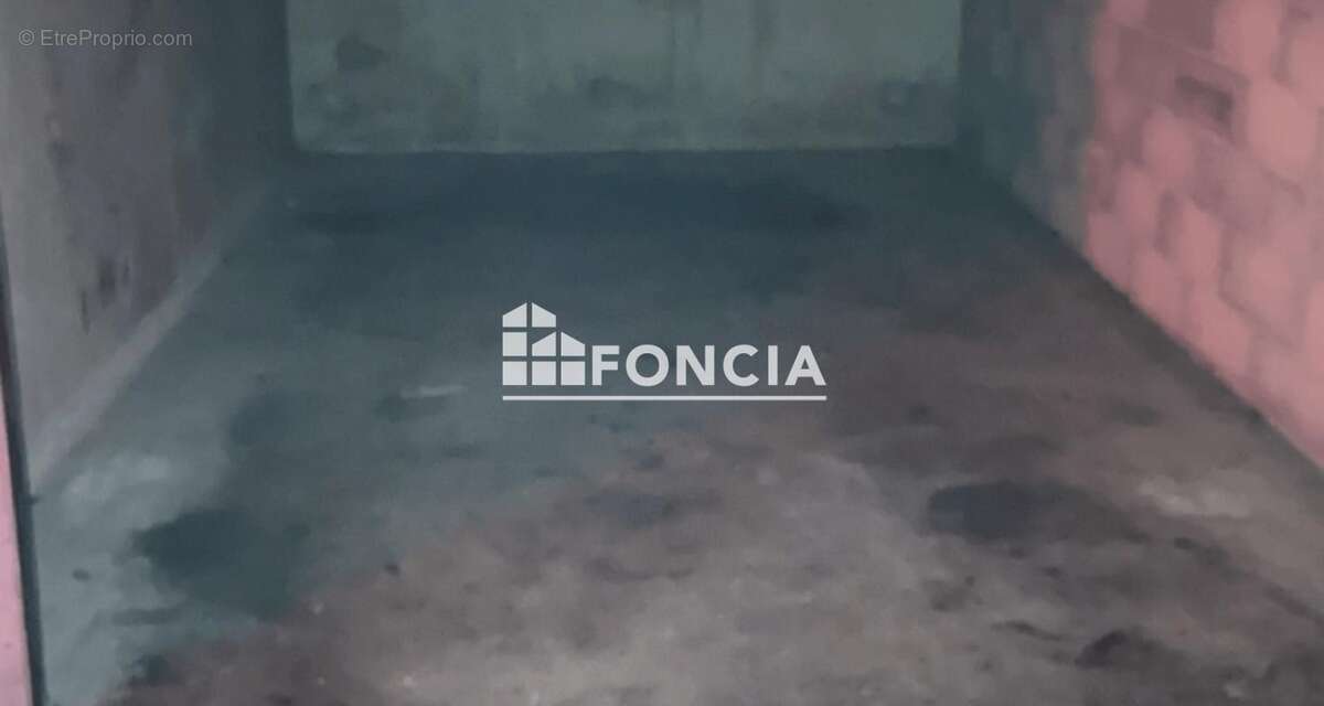 Parking à MARSEILLE-14E