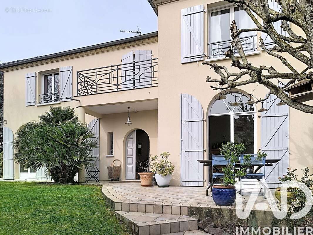 Photo 3 - Maison à VERRIERES-LE-BUISSON