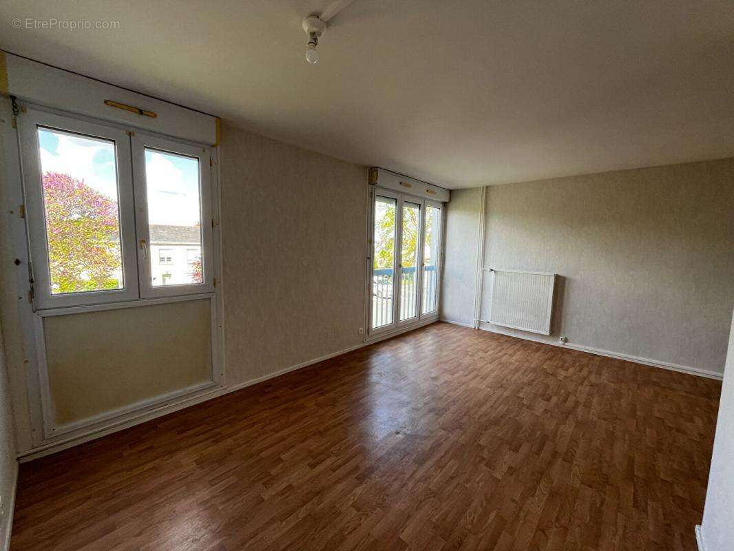 Appartement à SEICHES-SUR-LE-LOIR