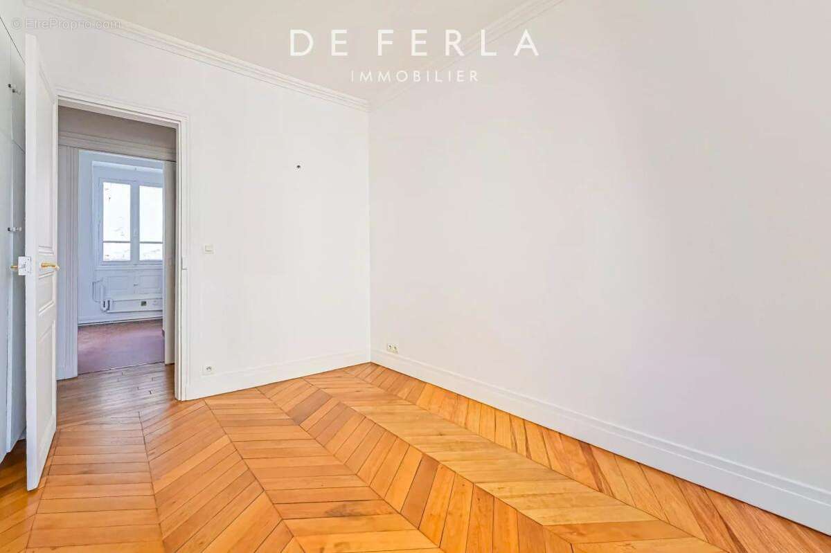 Appartement 45 m² à Paris-7e  - photo 7