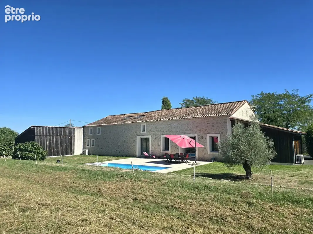Maison à MONTPEYROUX