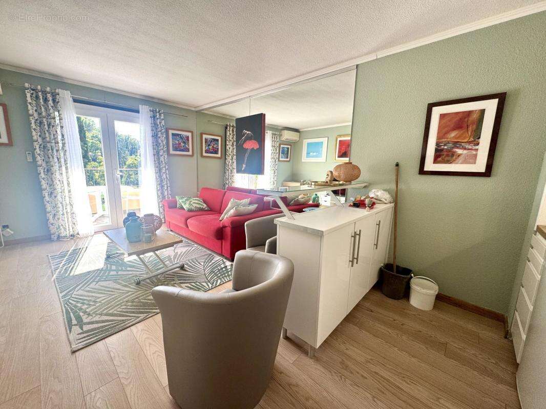 Appartement à VALBONNE