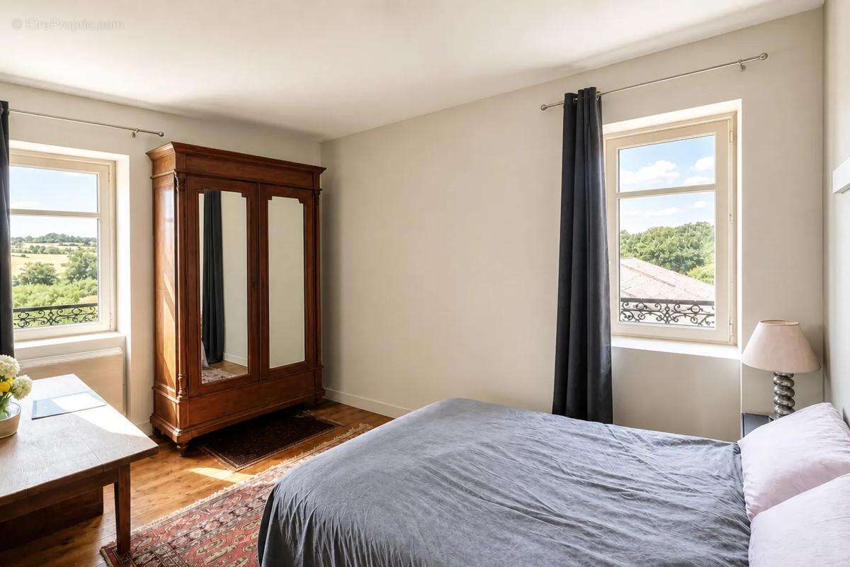 Maison de 7 pièces de 222 m² à Flavignac - photo 13