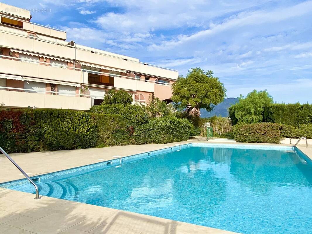 Appartement à ROQUEBRUNE-CAP-MARTIN