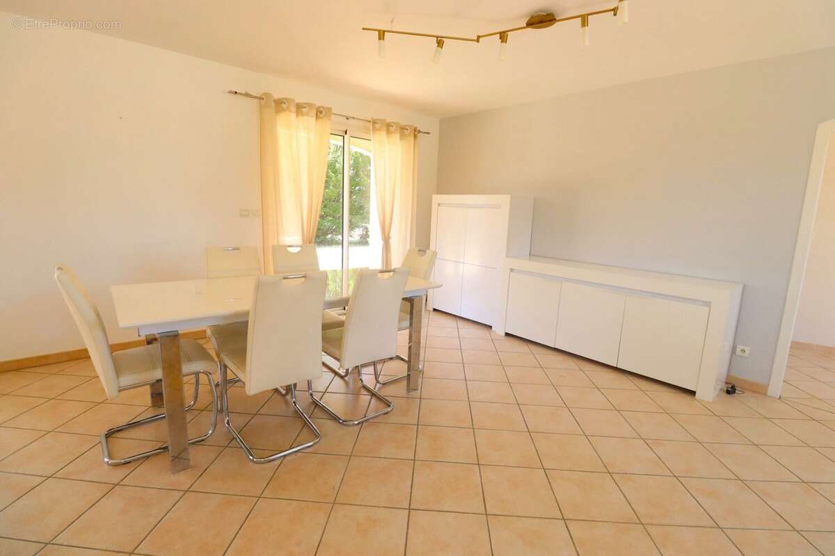 Maison 139 m² à Pajay  - photo 8