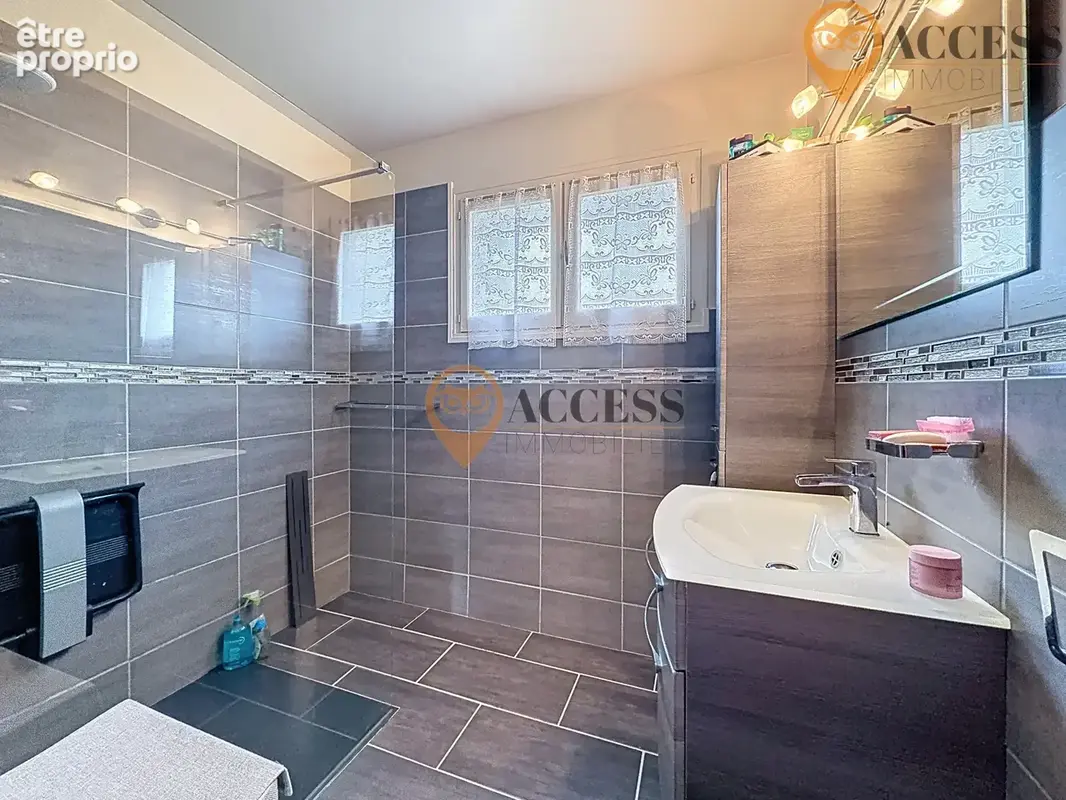 DEUIL LA BARRE - Maison 6 pièces de 141m2 avec sous-sol total ! - photo 12