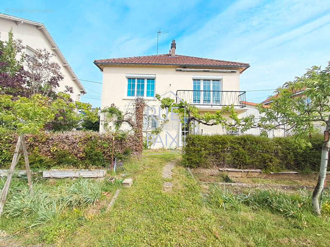 Maison à THURE