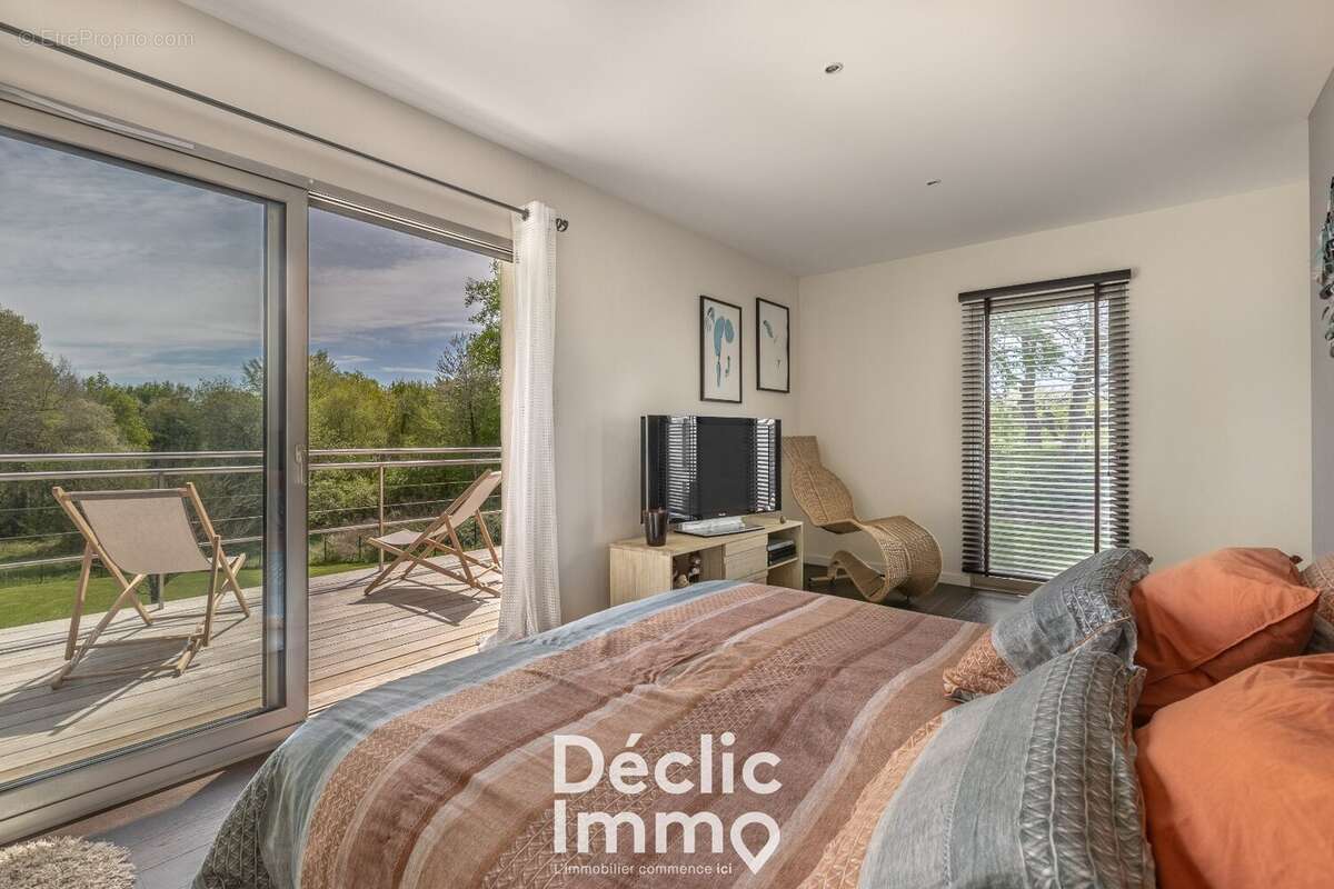 Maison à FARGUES-SAINT-HILAIRE